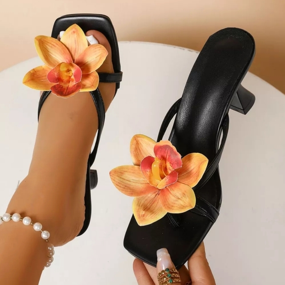 Black With Orange Flower Open Toe Flare Heels Sandals - Picture 1 of 3